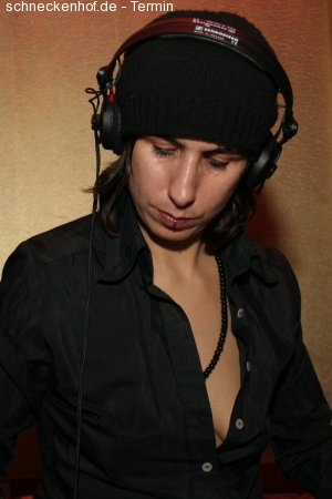 Party mit DJ İpek Werbeplakat